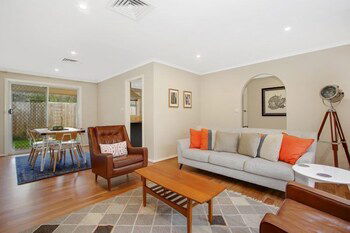 Cherry Lane - 3 Bedroom Brick Home - Kingaroy Accommodation 1