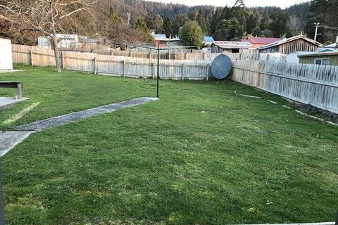 Schoolmasters Digs - Kingaroy Accommodation 7