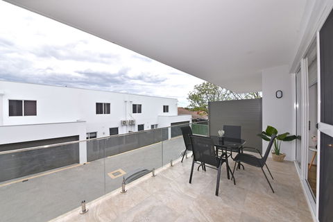 Belmont Apartment Near Perth City 3404 - Kingaroy Accommodation 0