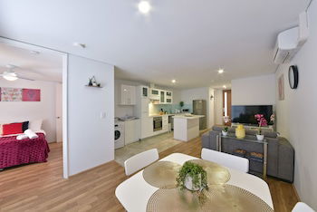 Belmont Apartment Near Perth City 3404 - Kingaroy Accommodation 1