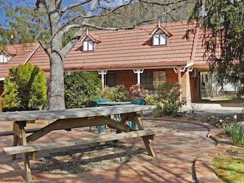 Cedar Cottage - Tudor Village - Kingaroy Accommodation 6