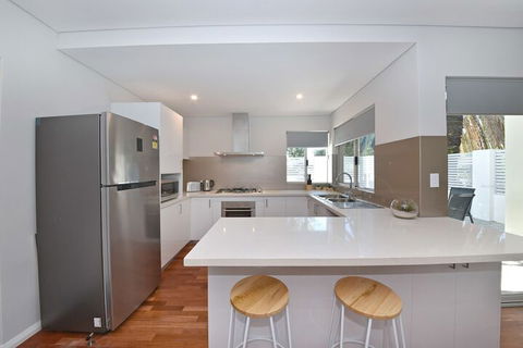 Stylish Apartment Near Perth City 2210 - Kingaroy Accommodation 4