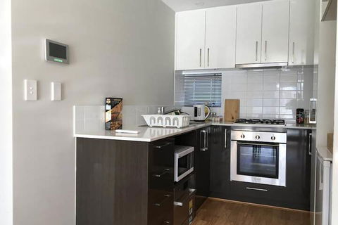 Apartment In Queens Park - Kingaroy Accommodation 6