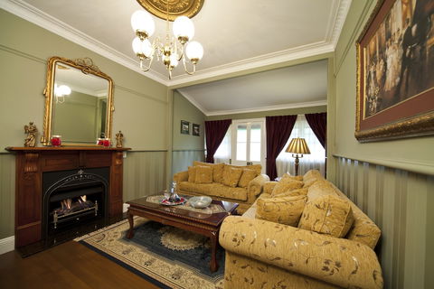 Leura Rose Cottage - Kingaroy Accommodation 0