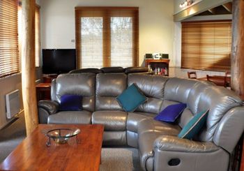Eacottage - Kingaroy Accommodation 0