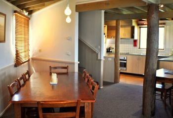 Eacottage - Kingaroy Accommodation 3
