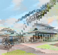 Occy's at Fingal Bay - Kingaroy Accommodation