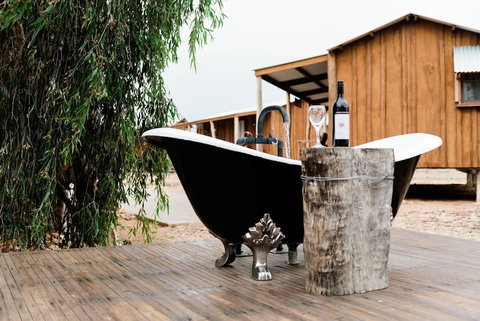 Saltbush Retreat - Kingaroy Accommodation 6