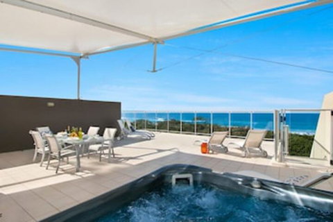 LUXURY BALE PENTHOUSE & JACUZZI SPA 1328 NORTH CULTURE - Kingaroy Accommodation 0