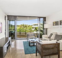 COTTON BEACH APARTMENT 33 WITH POOL VIEWS - Kingaroy Accommodation
