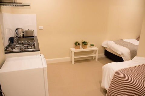 T & M HOUSE - Kingaroy Accommodation 4