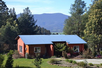 Whispering Spirit Holiday Cottages - Kingaroy Accommodation 0