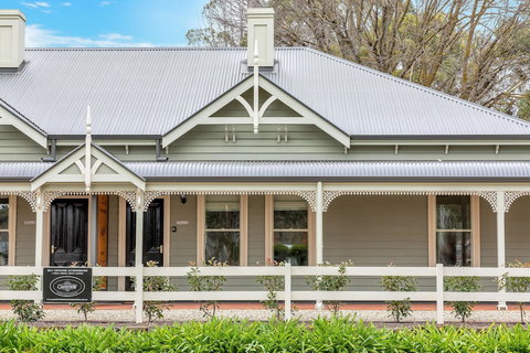 Grandview Accommodation - The Flaxley Apartments - Kingaroy Accommodation 3