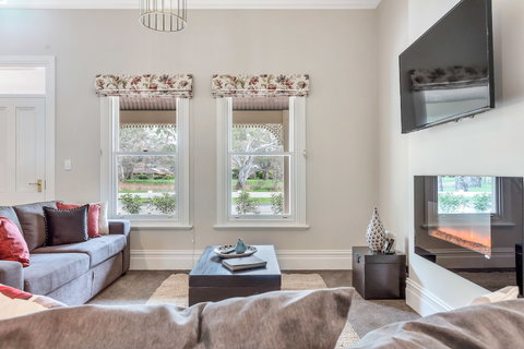 Grandview Accommodation - The Flaxley Apartments - Kingaroy Accommodation 6