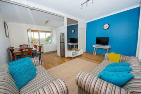 Victor Pde Unit 3/2 - Shoal Bay - Kingaroy Accommodation 0