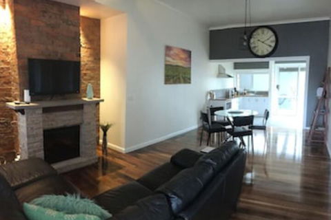 Take 5ive - Kingaroy Accommodation 0