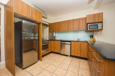 Picnic Bay Apartments Unit 1 - Kingaroy Accommodation 2