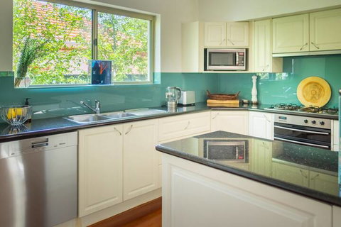 The Kinninmont House - Kingaroy Accommodation 3