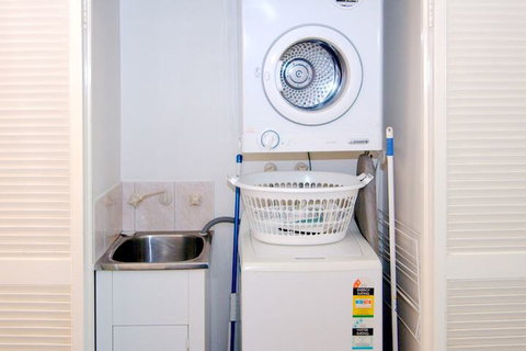 Cable Beach Apartments - Kingaroy Accommodation 4