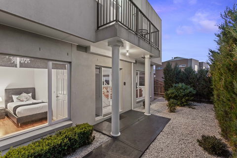City Condo - Melbourne - Kingaroy Accommodation 0