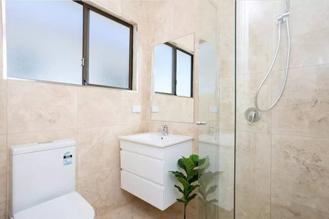 EJ Homes At The Entrance - Kingaroy Accommodation 7