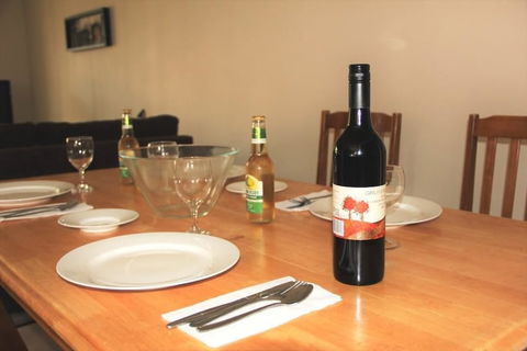 Mt Waverley Townhouses - Kingaroy Accommodation 0