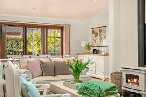 Frangipani House - Kingaroy Accommodation 0