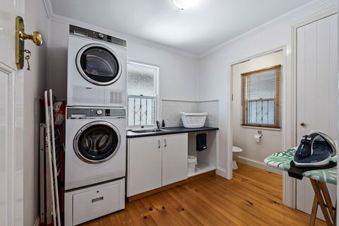 Frangipani House - Kingaroy Accommodation 6