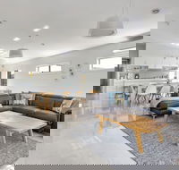Diamond Bay Beach House - Kingaroy Accommodation