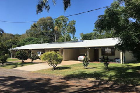 Magnetic Retreat Holiday Units - Kingaroy Accommodation 1