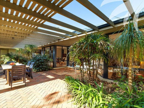 Clarke House - Kingaroy Accommodation 6