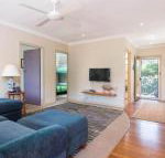 Middles Villa Manyana 02 - Kingaroy Accommodation