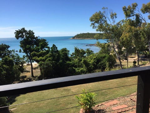 Hydeaway Retreat Beach House Hydeaway Bay - Kingaroy Accommodation 4