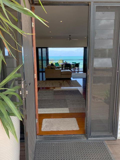 Hydeaway Retreat Beach House Hydeaway Bay - Kingaroy Accommodation 6