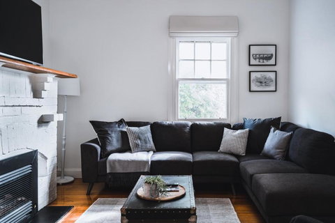 Station Masters House - Kingaroy Accommodation 3