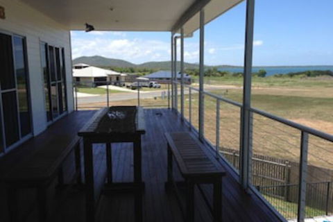 The Beach House - Kingaroy Accommodation 0