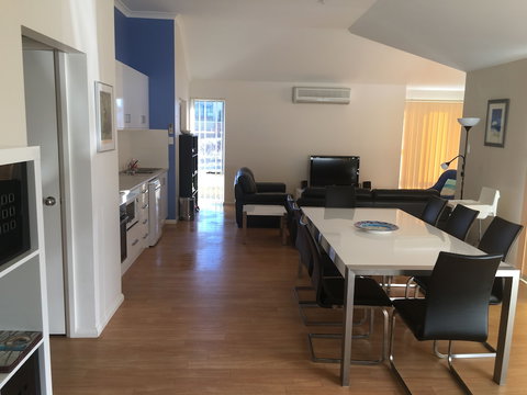 Golf And Beach Retreat - Kingaroy Accommodation 1