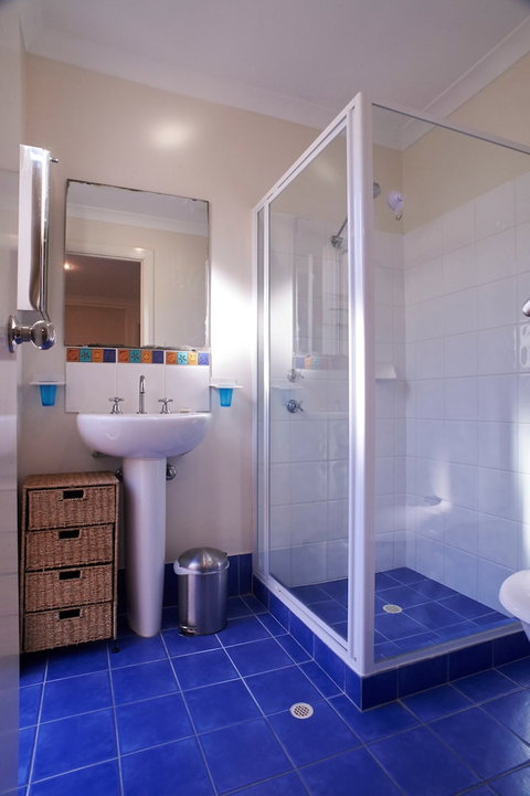 Golf And Beach Retreat - Kingaroy Accommodation 3