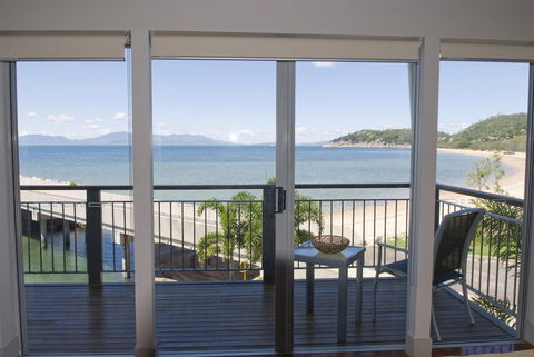 Magnetic Docks Townhouse 1 - Kingaroy Accommodation 3