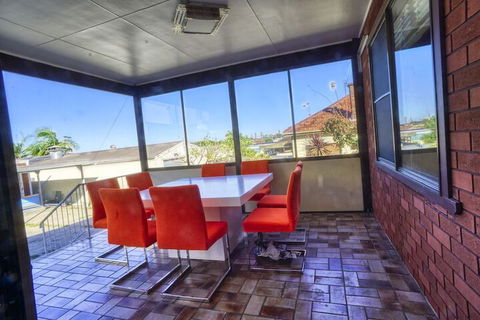 Wollongong Train Station Holiday House - Kingaroy Accommodation 1