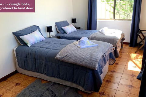 Wollongong Train Station Holiday House - Kingaroy Accommodation 4