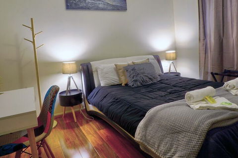 Wollongong Train Station Holiday House - Kingaroy Accommodation 2