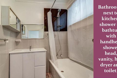 Wollongong Train Station Holiday House - Kingaroy Accommodation 7