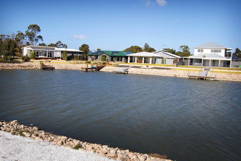 Serene Shores - Kingaroy Accommodation 1