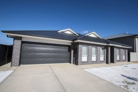 Serene Shores - Kingaroy Accommodation 0