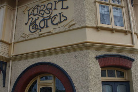 Mickey Bourke's Koroit Hotel - Kingaroy Accommodation 4