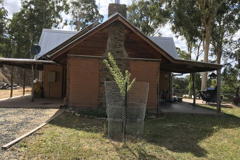 Mud Brick Cottage Cobungra - Kingaroy Accommodation 3
