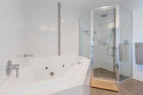 SOLARIS At Fingal Bay - Kingaroy Accommodation 5