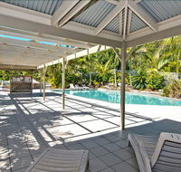 Deep Blue 8 - Kingaroy Accommodation