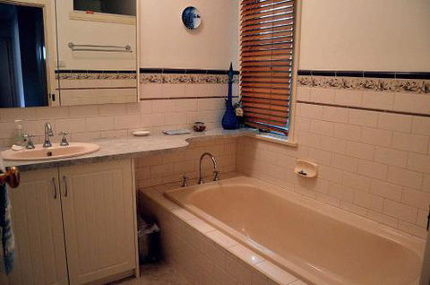Clarence House Bright - Kingaroy Accommodation 1